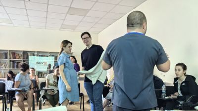 "Академия за родители" и през есента в "Пирогов"