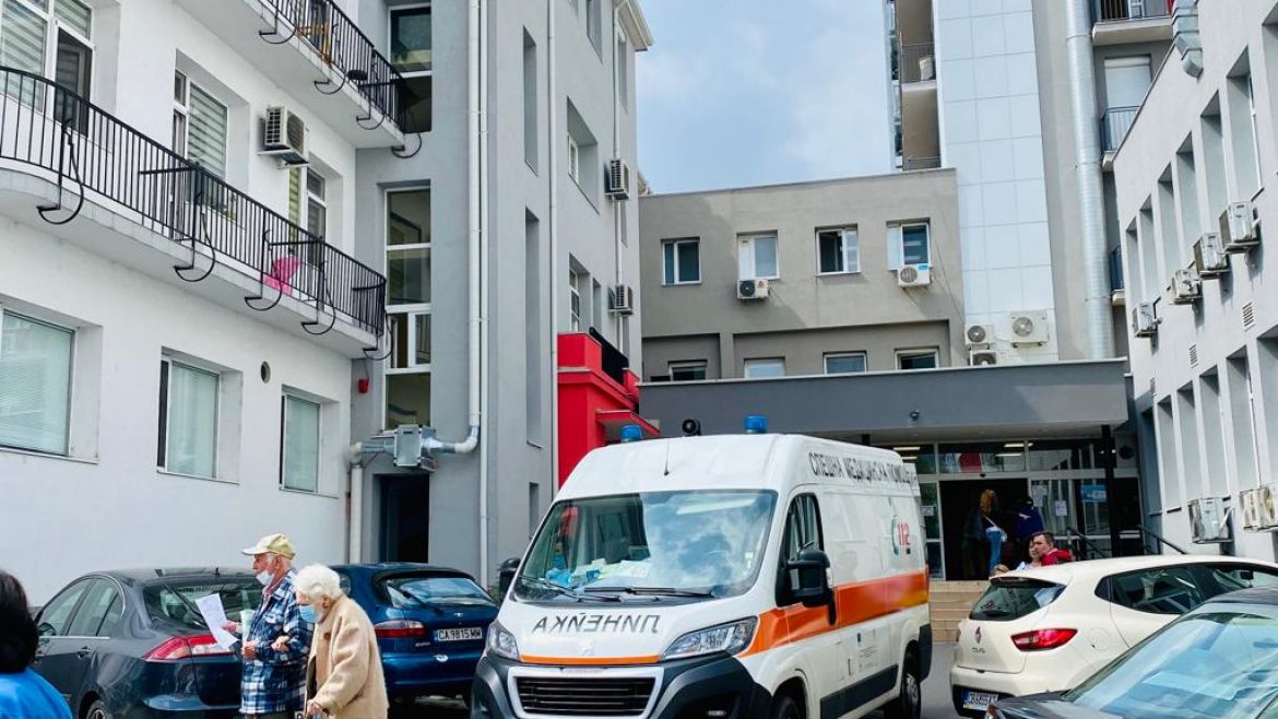 Трима от пострадалите при пожара в центъра на София са настанени в "Пирогов"