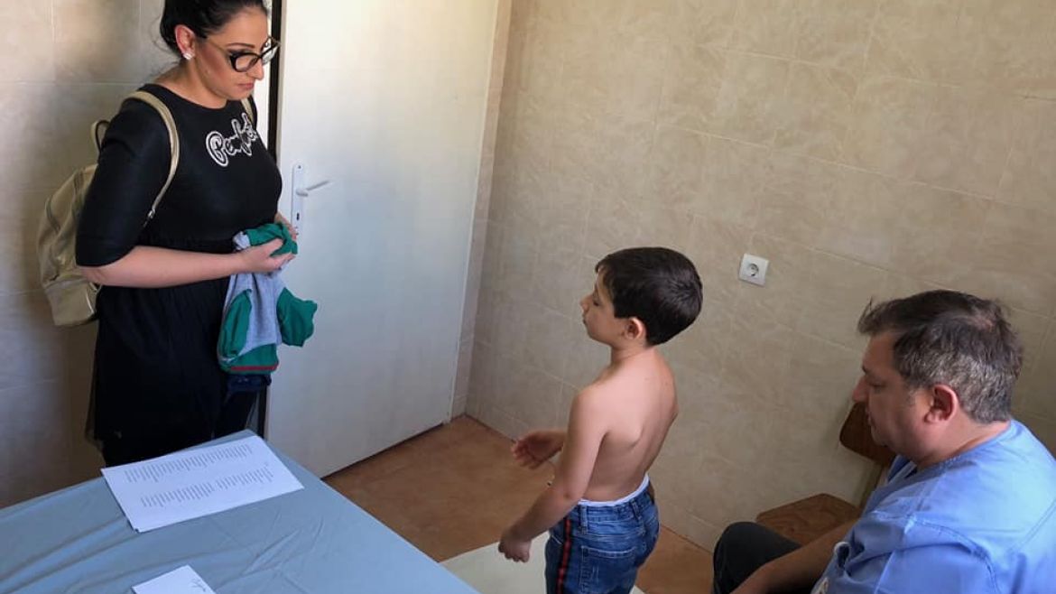 Специалистите от НП "Детско здраве - Пирогов" прегледаха над 400 деца от Сандански