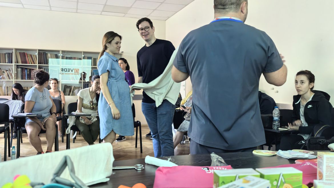 "Академия за родители" и през есента в "Пирогов"