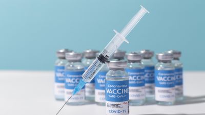 „Пирогов“ с най-голям брой ваксинации, извършени в медицински център за 2021 г.