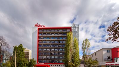 3 пострадали при ПТП между трамваи на кръстовище в София са в "Пирогов"
