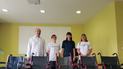 "Пирогов" получи 16 инвалидни колички от Национална асоциация на ресурсните учители (НАРУ), с подкрепата на британските фондации Physionet и Frontline Bulgaria