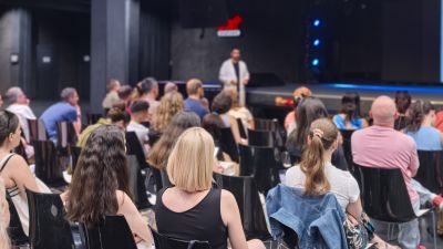 Близо 60 родители се включиха в последното издание на Лятна академия за родители' 2026 в Joy Station