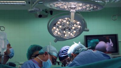 Екипи на ВМА и „Пирогов” оперираха 10-годишно дете с рядък тумор