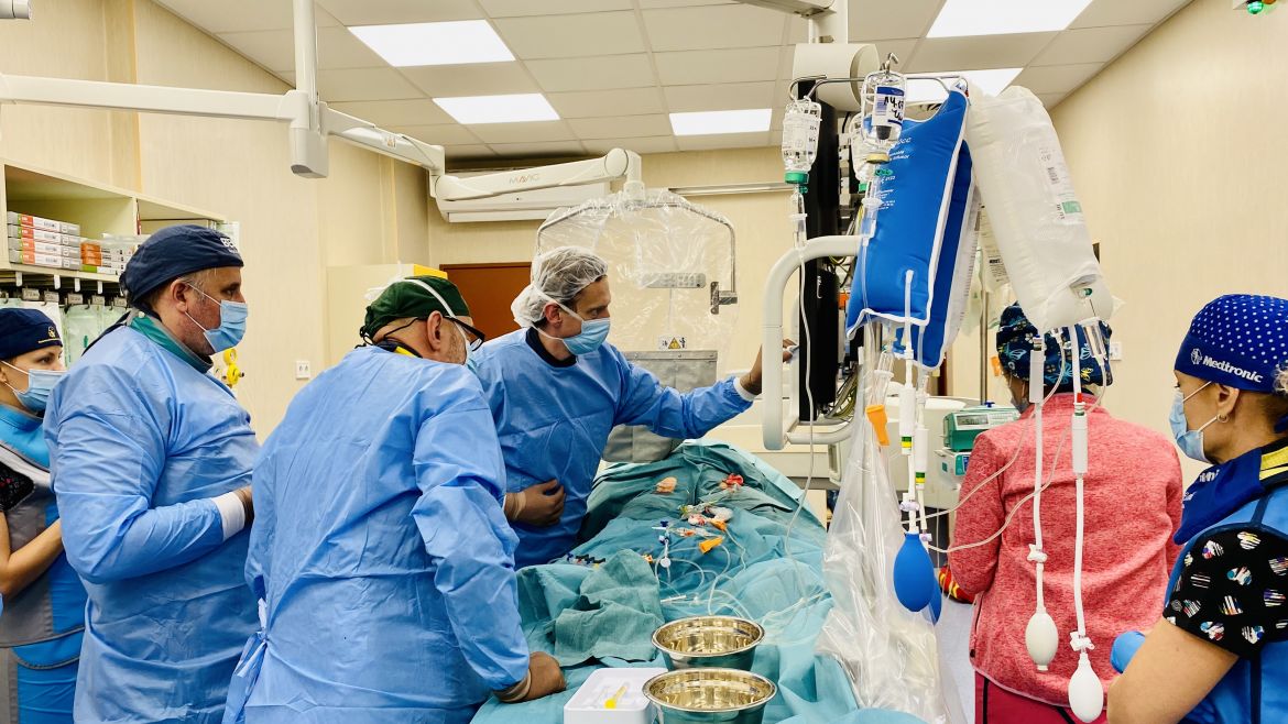 Колаборация между неврохирурзи на европейско равнище в "Пирогов" спаси българин с тежко заболяване